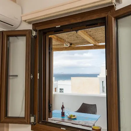 Elizabeth's Small * Naxos City