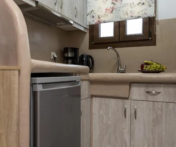 Elizabeth's Small Naxos City